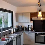 De Luxe Avec Piscine à Débordement Chauffée à Villa