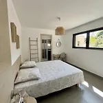 De Luxe Avec Piscine à Débordement Chauffée à Villa *