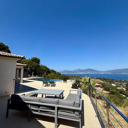 De Luxe Avec Piscine A Debordement Chauffee A Villa *