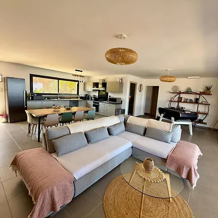 De Luxe Avec Piscine A Debordement Chauffee A Villa