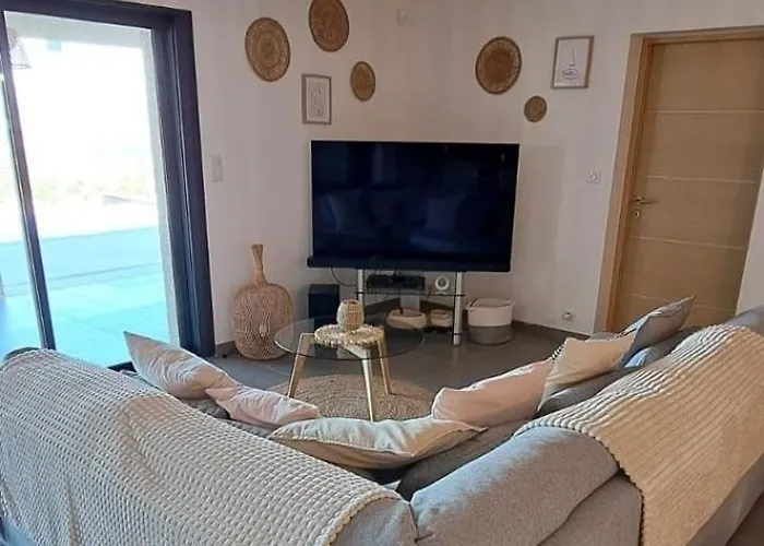 De Luxe Avec Piscine à Débordement Chauffée à