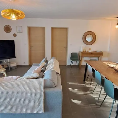 Villa De Luxe Avec Piscine A Debordement Chauffee A *