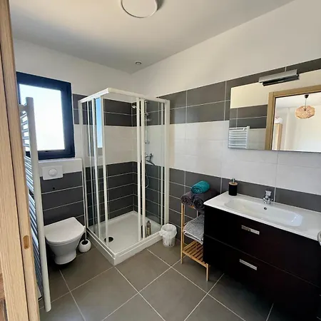 De Luxe Avec Piscine A Debordement Chauffee A * Porticcio (Corsica)