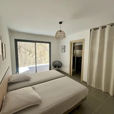 Βίλα De Luxe Avec Piscine A Debordement Chauffee A *