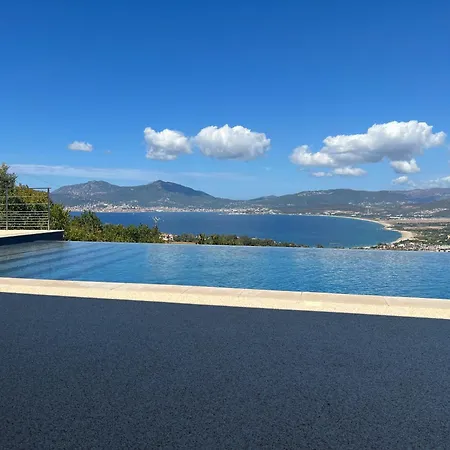 De Luxe Avec Piscine A Debordement Chauffee A * Porticcio (Corsica)