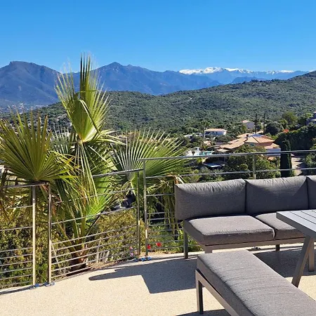 De Luxe Avec Piscine A Debordement Chauffee A Villa