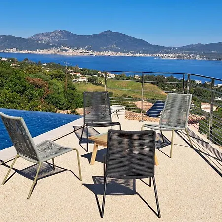 De Luxe Avec Piscine A Debordement Chauffee A Villa Porticcio (Corsica)