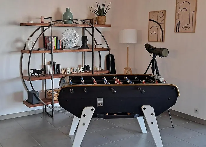 De Luxe Avec Piscine A Debordement Chauffee A *