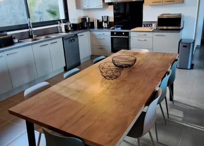 De Luxe Avec Piscine A Debordement Chauffee A 别墅 波尔蒂乔