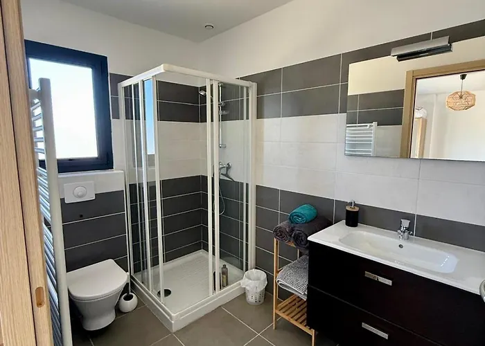 De Luxe Avec Piscine A Debordement Chauffee A * Porticcio (Corsica)