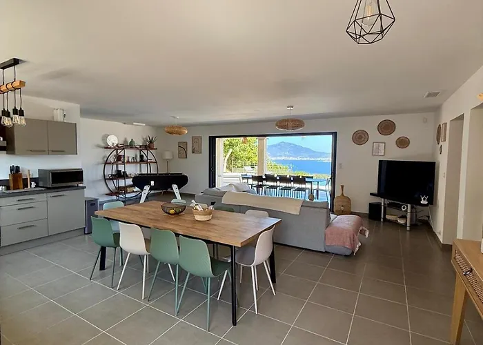 别墅 De Luxe Avec Piscine A Debordement Chauffee A *