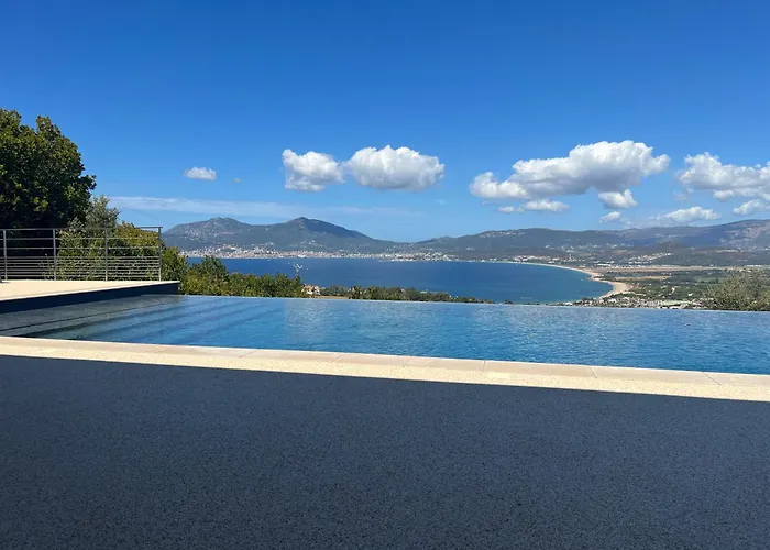 De Luxe Avec Piscine A Debordement Chauffee A * Porticcio (Corsica)