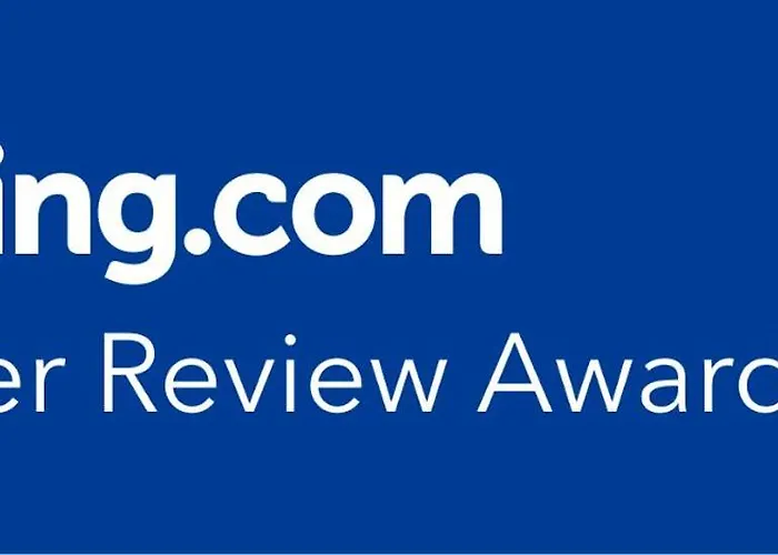 De Luxe Avec Piscine A Debordement Chauffee A Porticcio (Corsica)